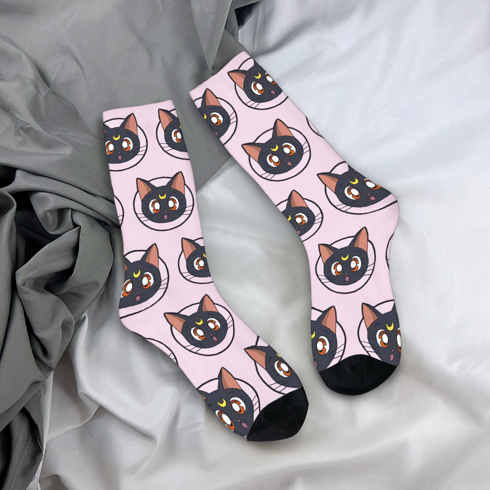 Trendy Unisex Crew Socks Sailo - огляд і ціна Anime Merchandise For Girls